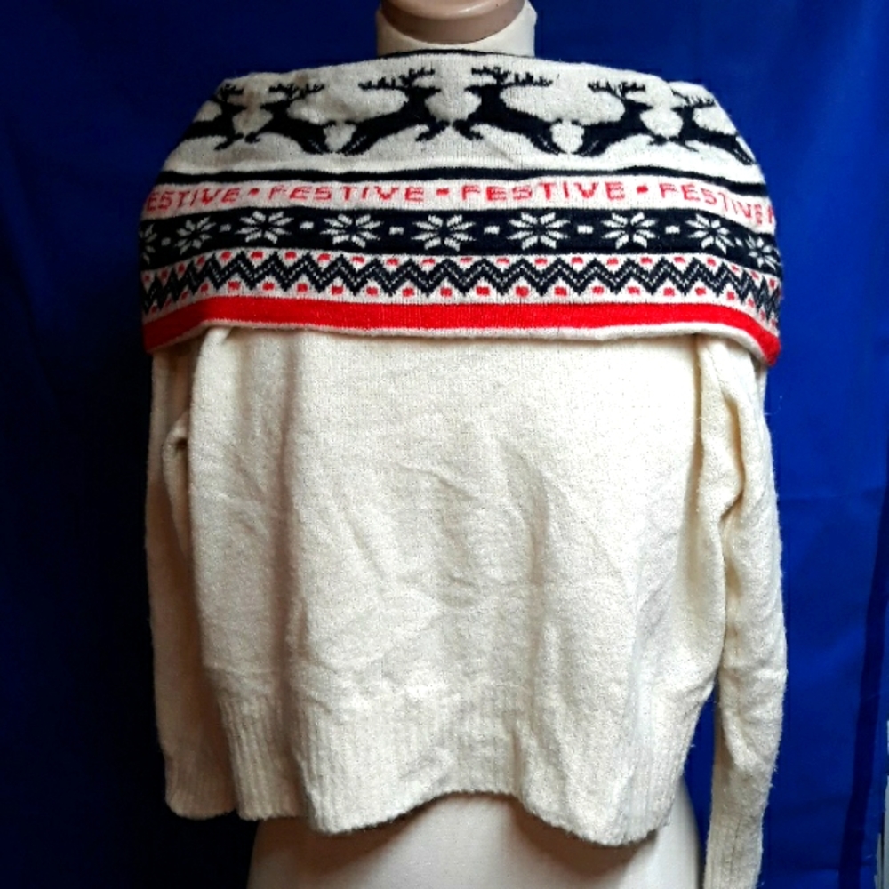Holiday Festive Winter White Sweater Reindeer Snowflakes